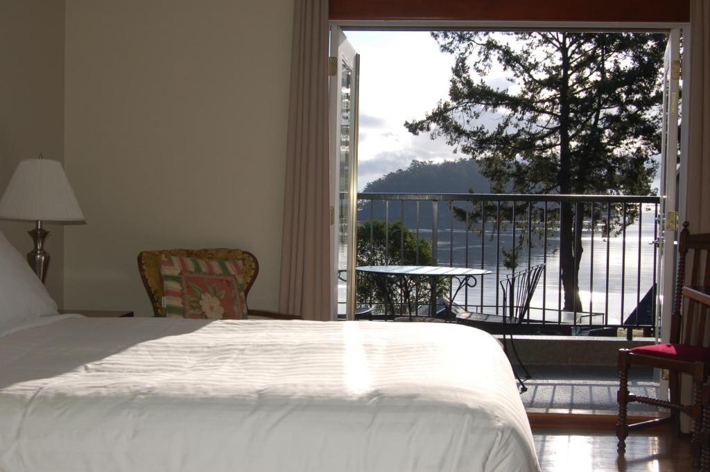 Mayne Island Bennett Bay