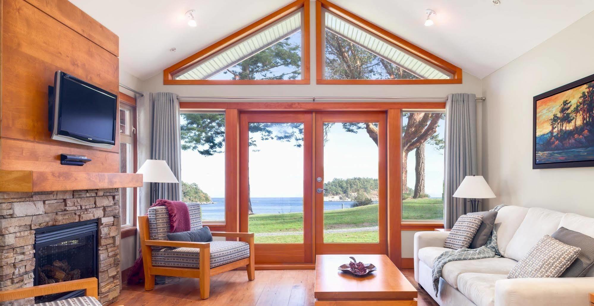 Mayne Island Hotel Bennett Bay
