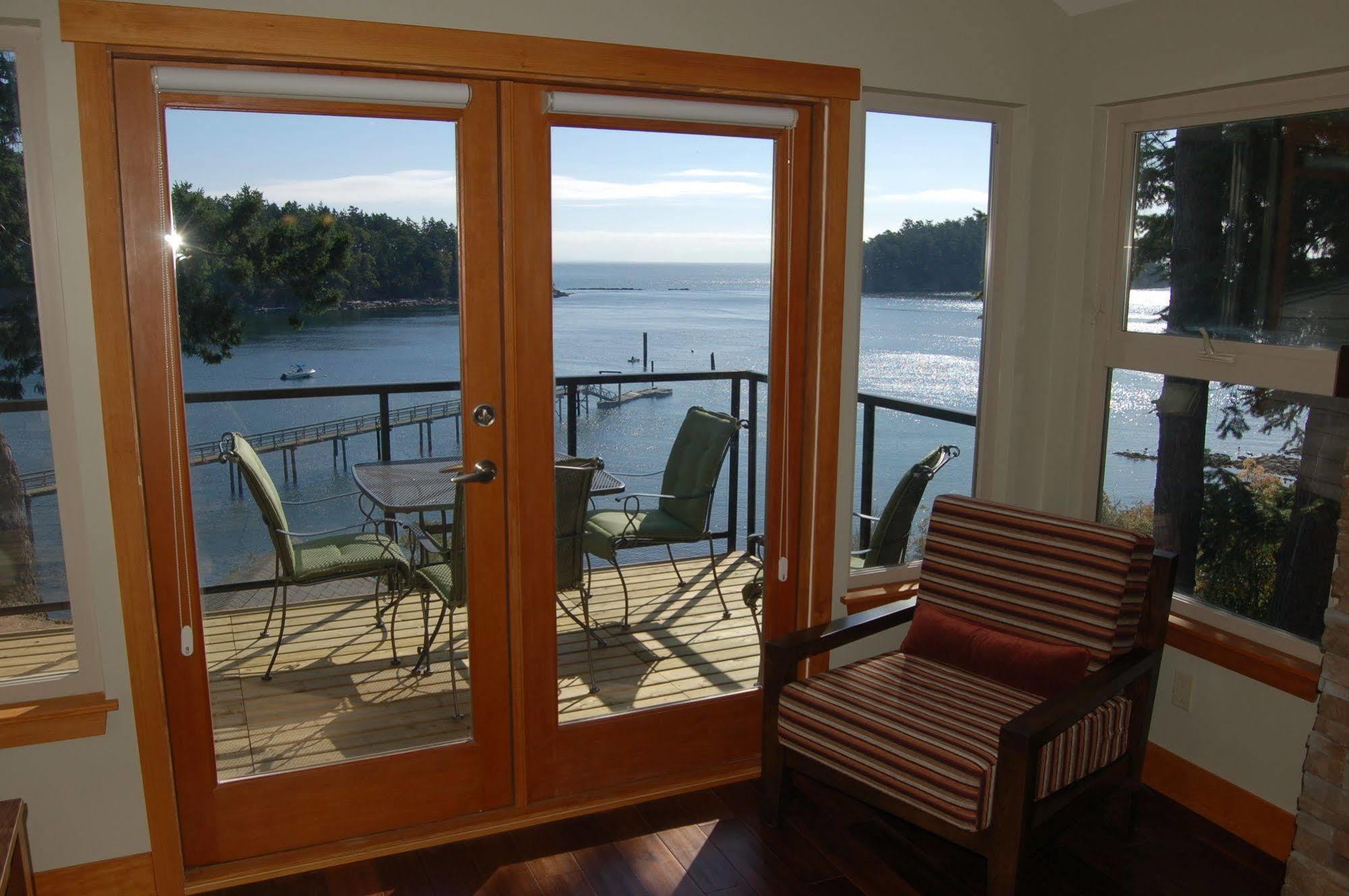 Hotel Mayne Island 3*