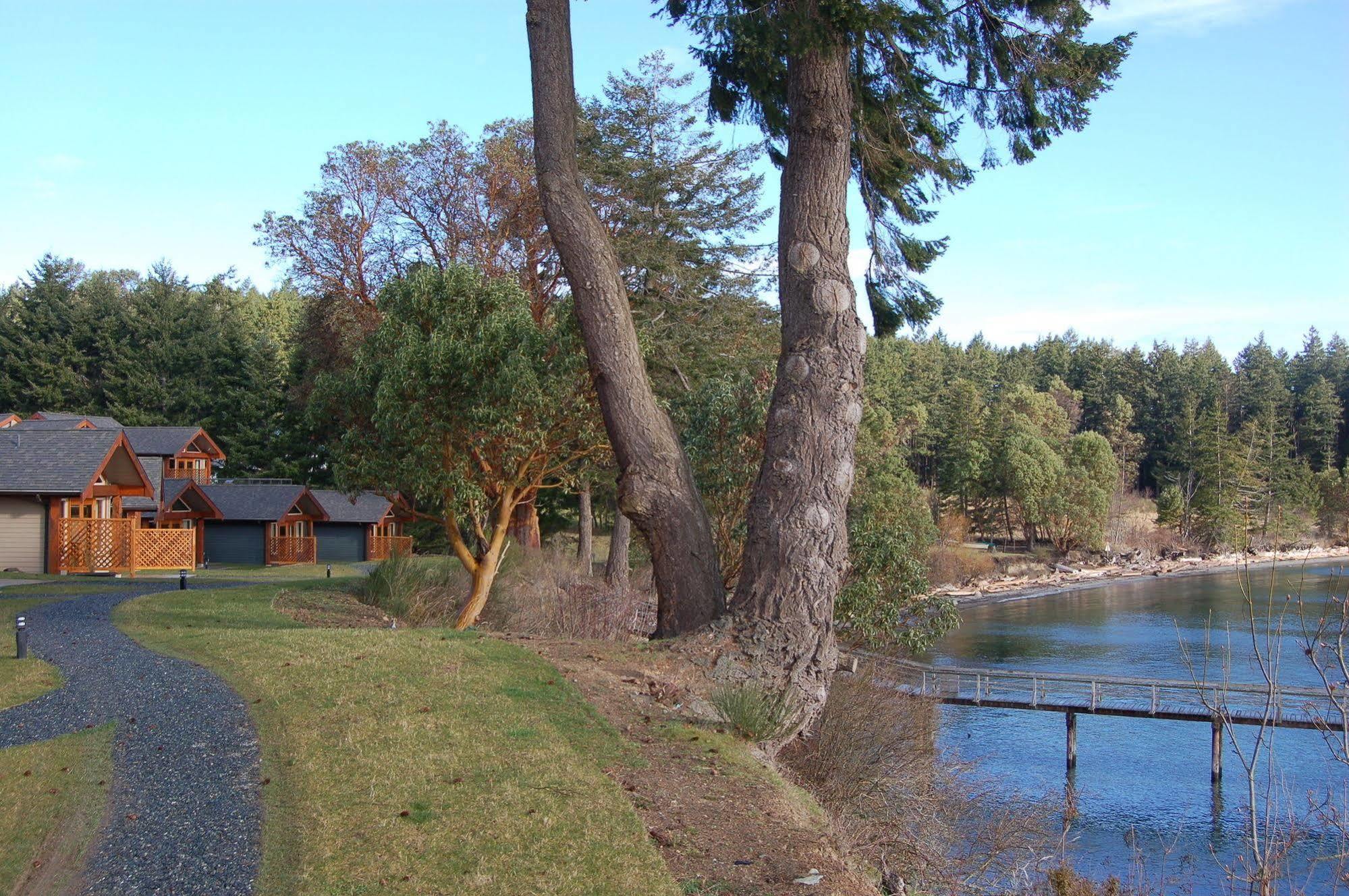Hotel Mayne Island 3*