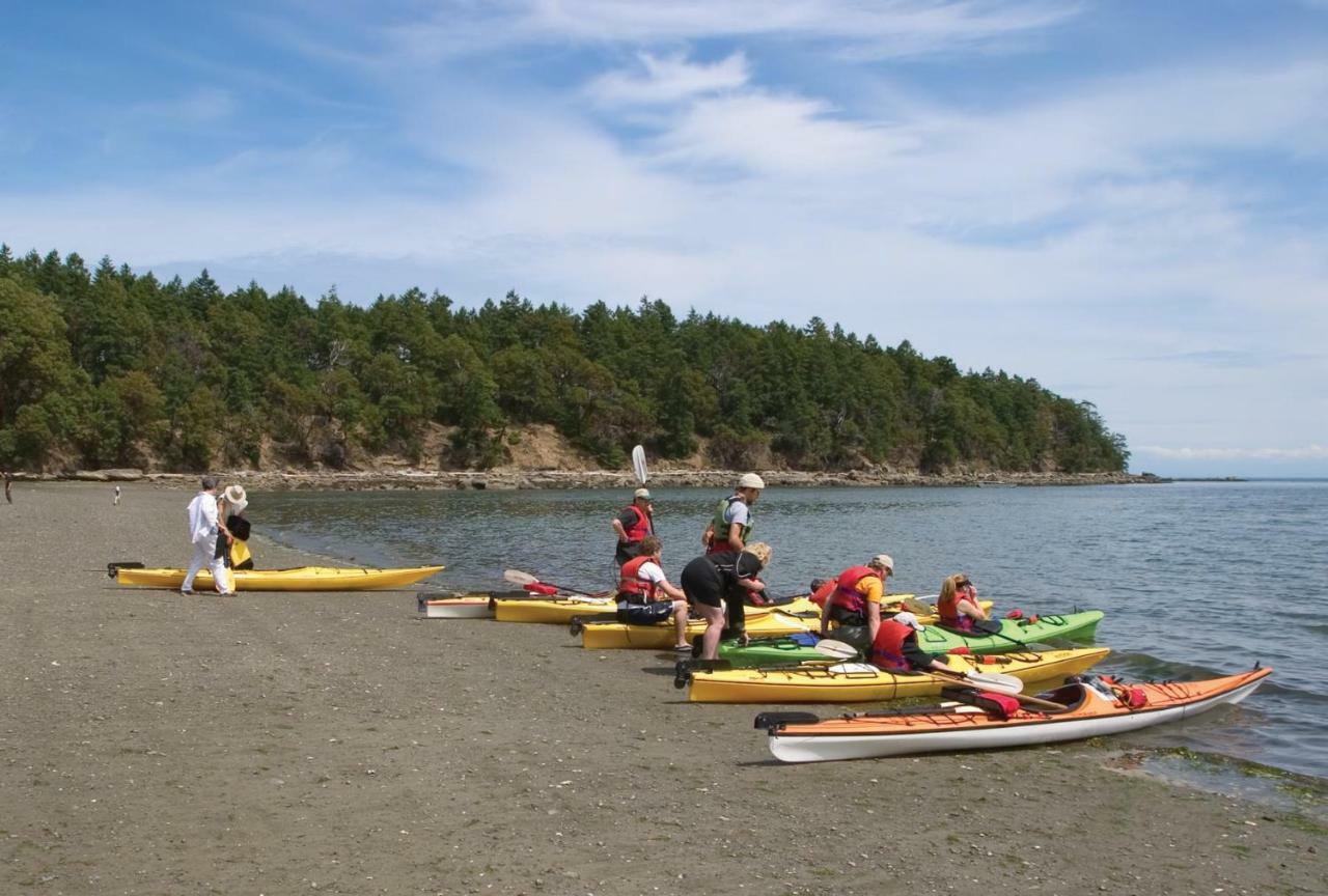 Mayne Island Hotel Bennett Bay