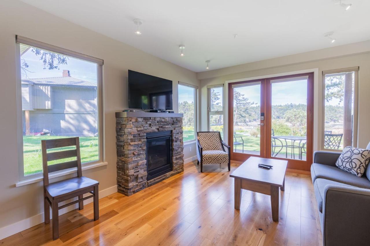 Hotel Mayne Island 3*