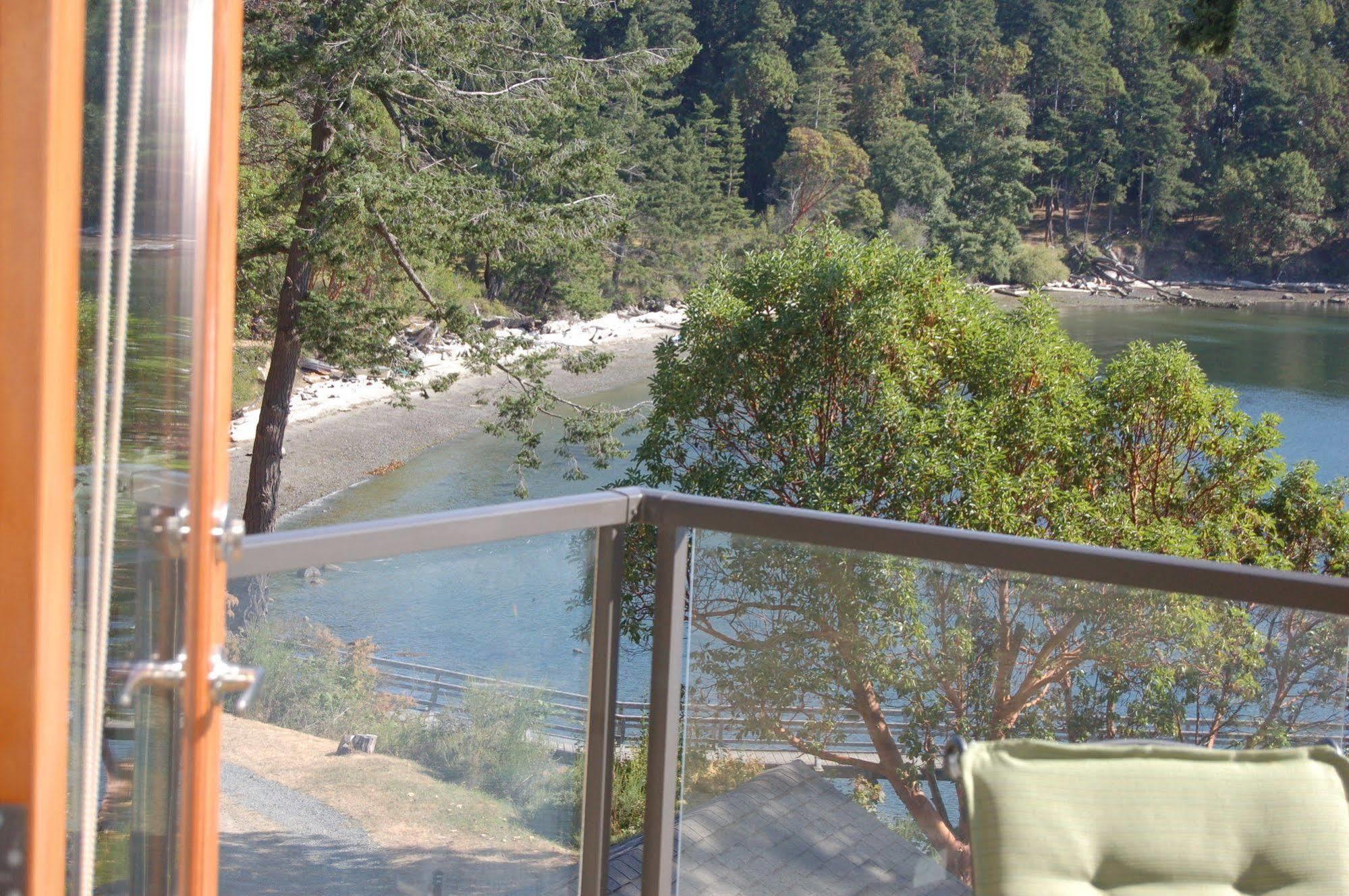 Mayne Island 3* Bennett Bay